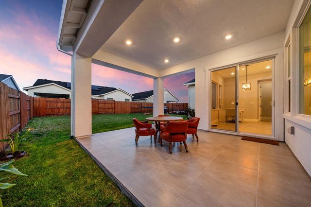 1008 Gunnison Dr, Roseville, CA 95747