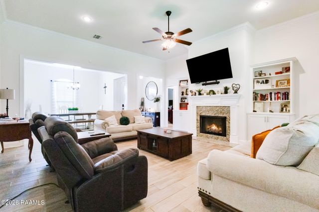 113 Bowen Lane, Broussard, LA 70518