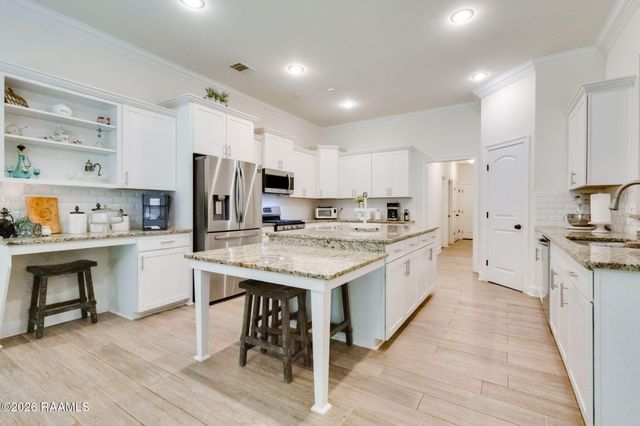 113 Bowen Lane, Broussard, LA 70518