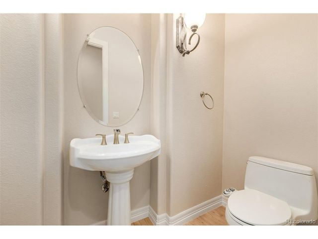 6615 S Quemoy Cir, Aurora, CO 80016