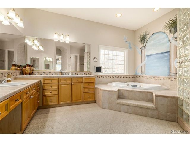 6615 S Quemoy Cir, Aurora, CO 80016
