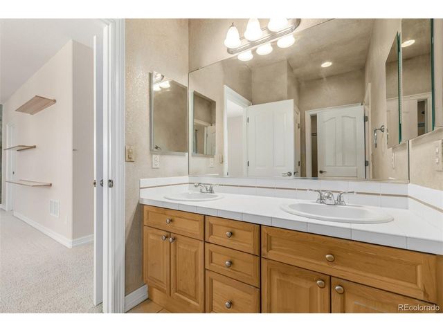 6615 S Quemoy Cir, Aurora, CO 80016