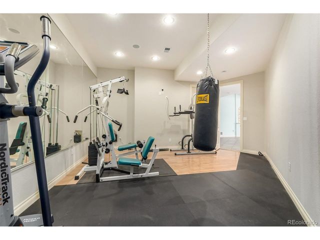 6615 S Quemoy Cir, Aurora, CO 80016