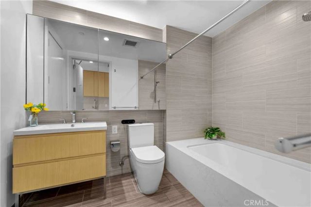 877 Francisco 517, Los Angeles, CA 90017