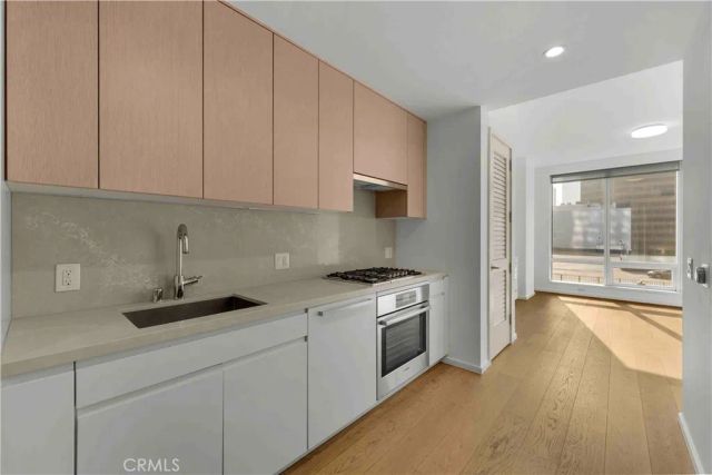 877 Francisco 517, Los Angeles, CA 90017