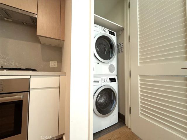 877 Francisco 517, Los Angeles, CA 90017