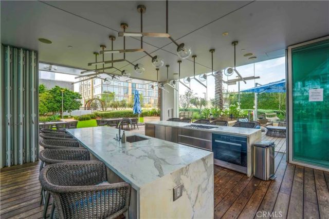 877 Francisco 517, Los Angeles, CA 90017