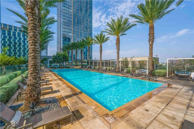 877 Francisco 517, Los Angeles, CA 90017