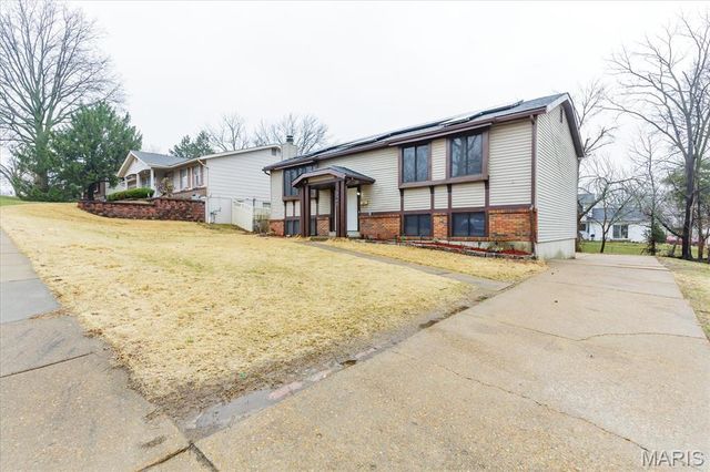 2345 Derhake Road, Florissant, MO 63033