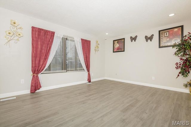 2345 Derhake Road, Florissant, MO 63033