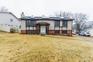 2345 Derhake Road, Florissant, MO 63033