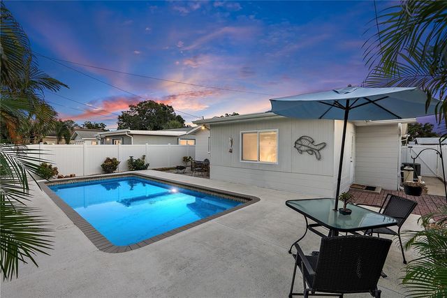 5635 20TH AVENUE N, St Petersburg, FL 33710