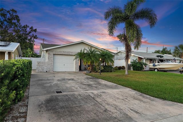 5635 20TH AVENUE N, St Petersburg, FL 33710