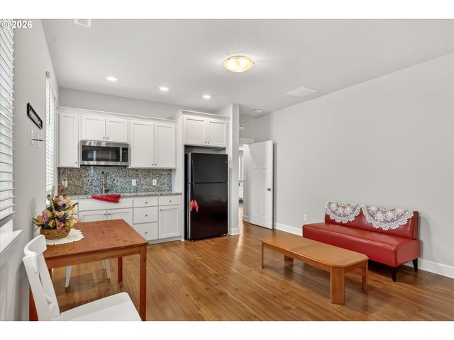 5064 Se 82ND Ave, Hillsboro, OR 97123