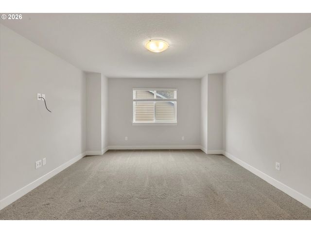 5064 Se 82ND Ave, Hillsboro, OR 97123