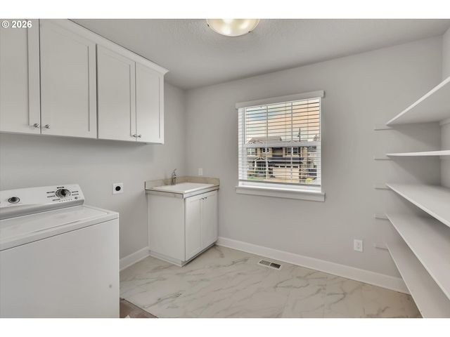 5064 Se 82ND Ave, Hillsboro, OR 97123