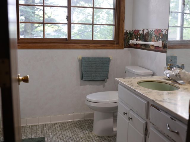 1081 Cedarwood Drive, Woodbury, MN 55125