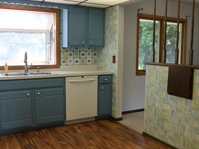 1081 Cedarwood Drive, Woodbury, MN 55125