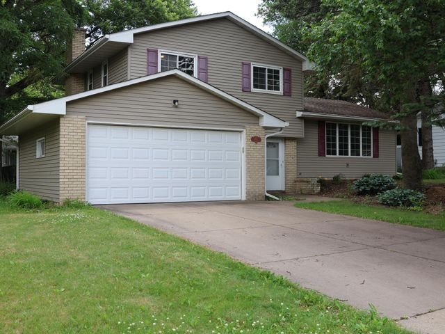 1081 Cedarwood Drive, Woodbury, MN 55125