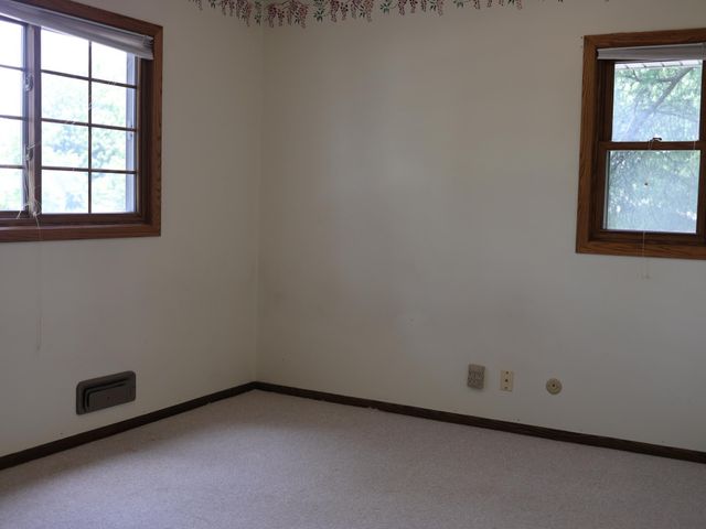 1081 Cedarwood Drive, Woodbury, MN 55125