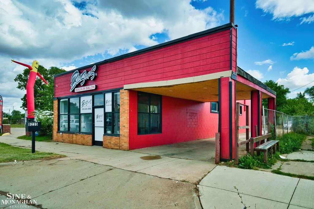 8235 W 8 Mile Road, Detroit, MI 48221