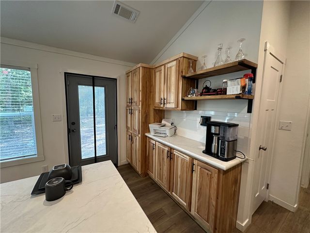 300 MC 6070, Flippin, AR 72634