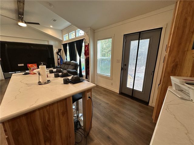 300 MC 6070, Flippin, AR 72634