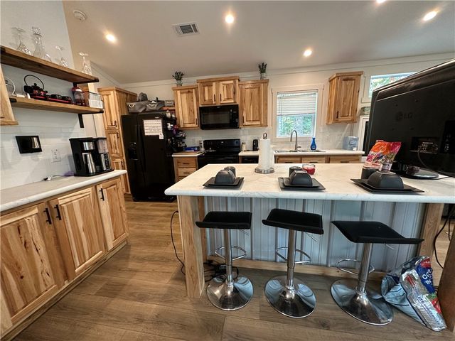 300 MC 6070, Flippin, AR 72634