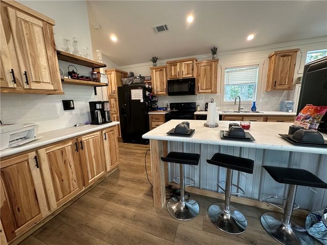 300 MC 6070, Flippin, AR 72634