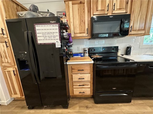 300 MC 6070, Flippin, AR 72634