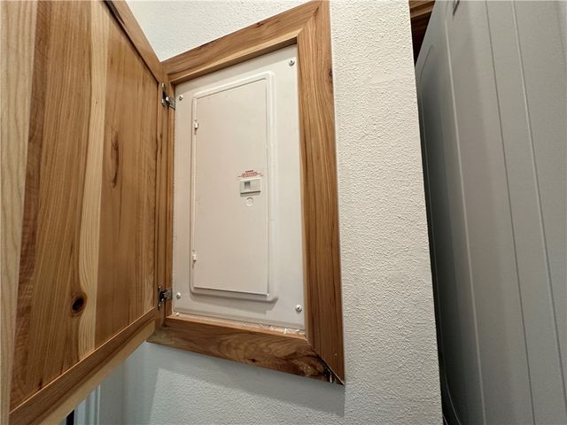 300 MC 6070, Flippin, AR 72634