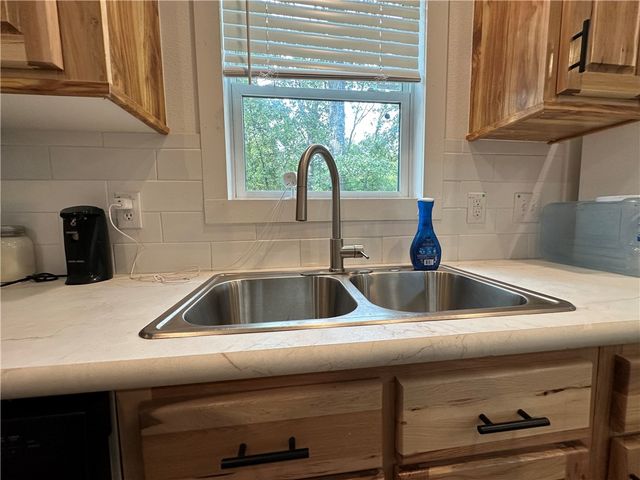 300 MC 6070, Flippin, AR 72634