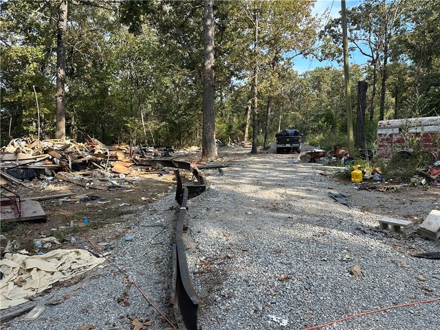 300 MC 6070, Flippin, AR 72634