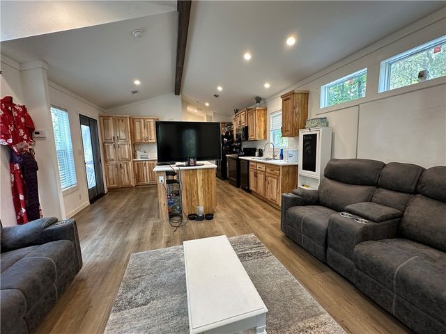 300 MC 6070, Flippin, AR 72634