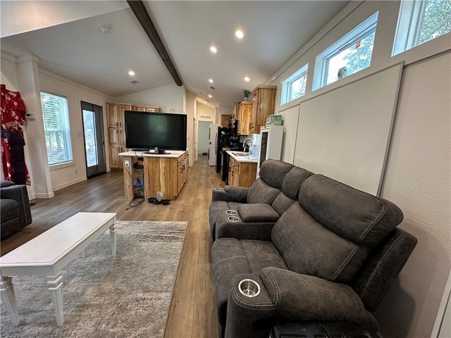 300 MC 6070, Flippin, AR 72634