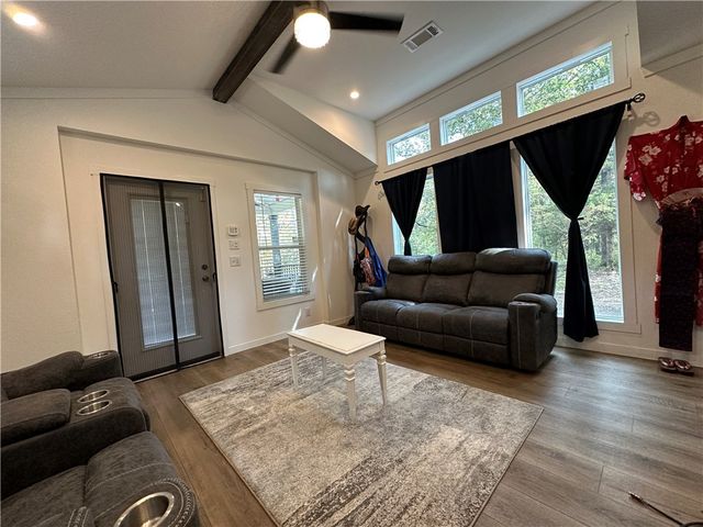 300 MC 6070, Flippin, AR 72634