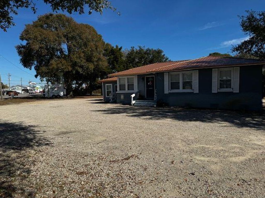 251 NE Eglin Parkway, Fort Walton Beach, FL 32547