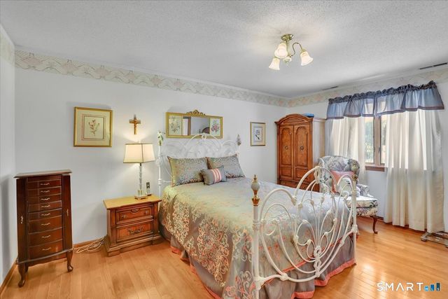 110 Heritage Drive, Waterbury, CT 06708