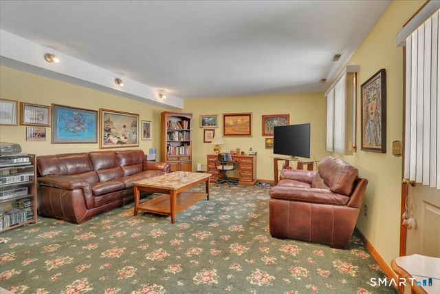 110 Heritage Drive, Waterbury, CT 06708