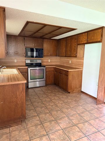 1721 N Gleason Avenue, Bethany, OK 73008