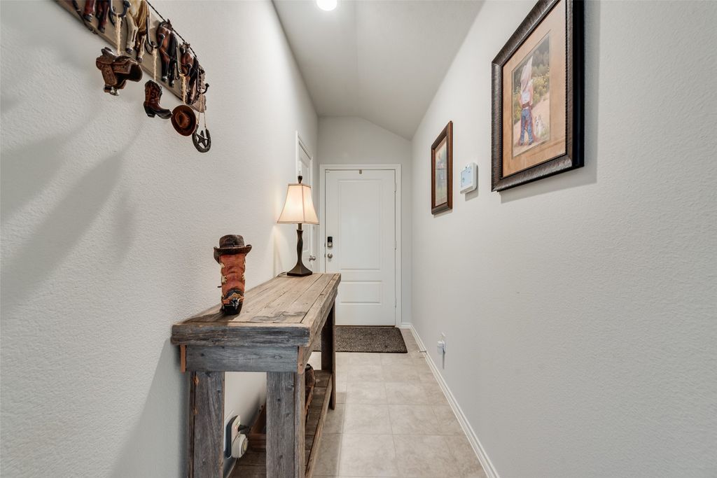 705 Whitecomb Lane, Justin, TX 76247 — photo 4