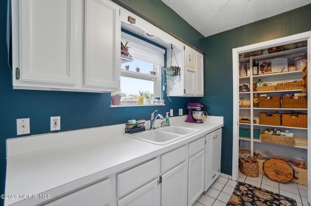 6176 Herst Road, Toledo, OH 43613