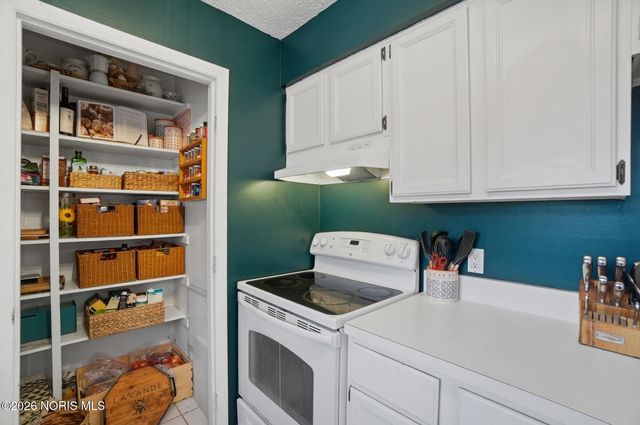 6176 Herst Road, Toledo, OH 43613