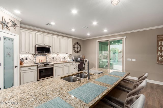 1179 E REGENT Drive, Gilbert, AZ 85298