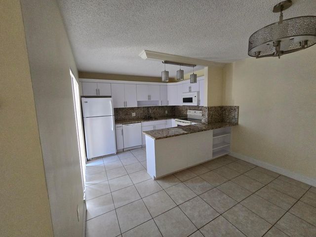 3232 MERIDIAN Way N B, Palm Beach Gardens, FL 33410