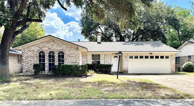 13615 Fernhill Drive, Sugar Land, TX 77498