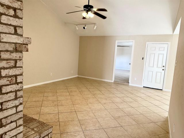 13615 Fernhill Drive, Sugar Land, TX 77498
