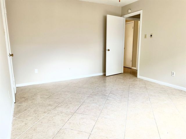13615 Fernhill Drive, Sugar Land, TX 77498