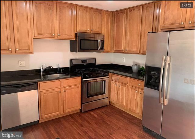 14880 EMBERDALE DR, Woodbridge, VA 22193