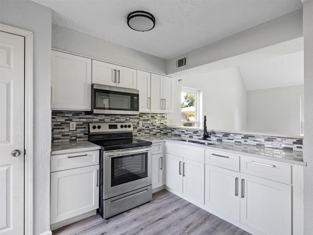 10146 Valley Club Drive, Houston, TX 77078